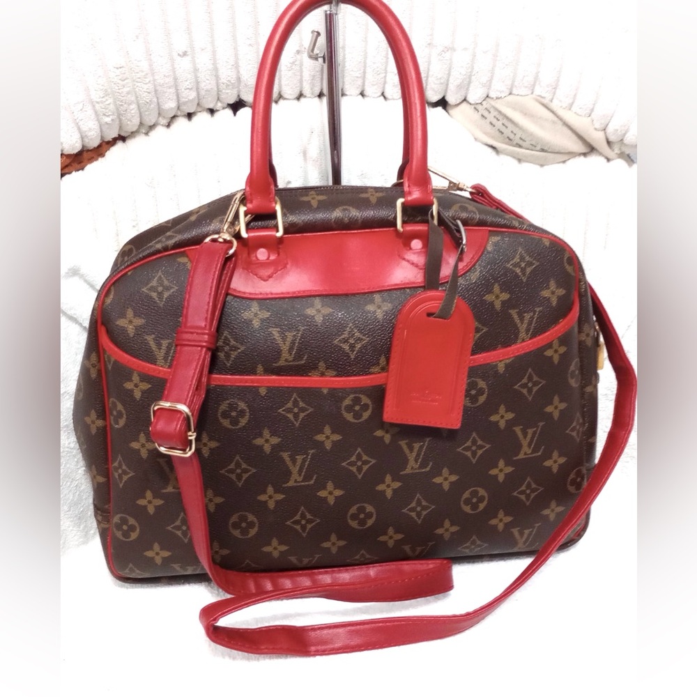 Louis Vuitton Bag - Picture 4 of 16